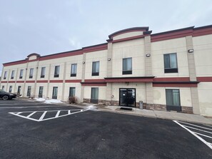 Exterior - Cozy 1-bedroom hotel with AC in tranquil Carthage (Carthage)