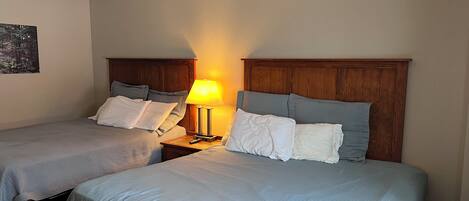 Strykejern/-brett, wi-fi og sengetøy