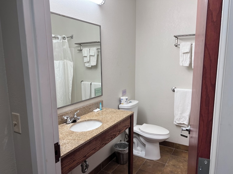 Cozy 1-bedroom Hotel With Ac In Tranquil Carthage - Adirondack Mountains