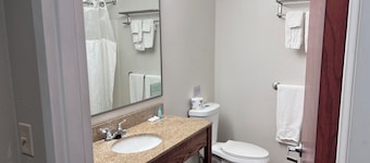 Cozy 1-bedroom hotel with AC in tranquil Carthage