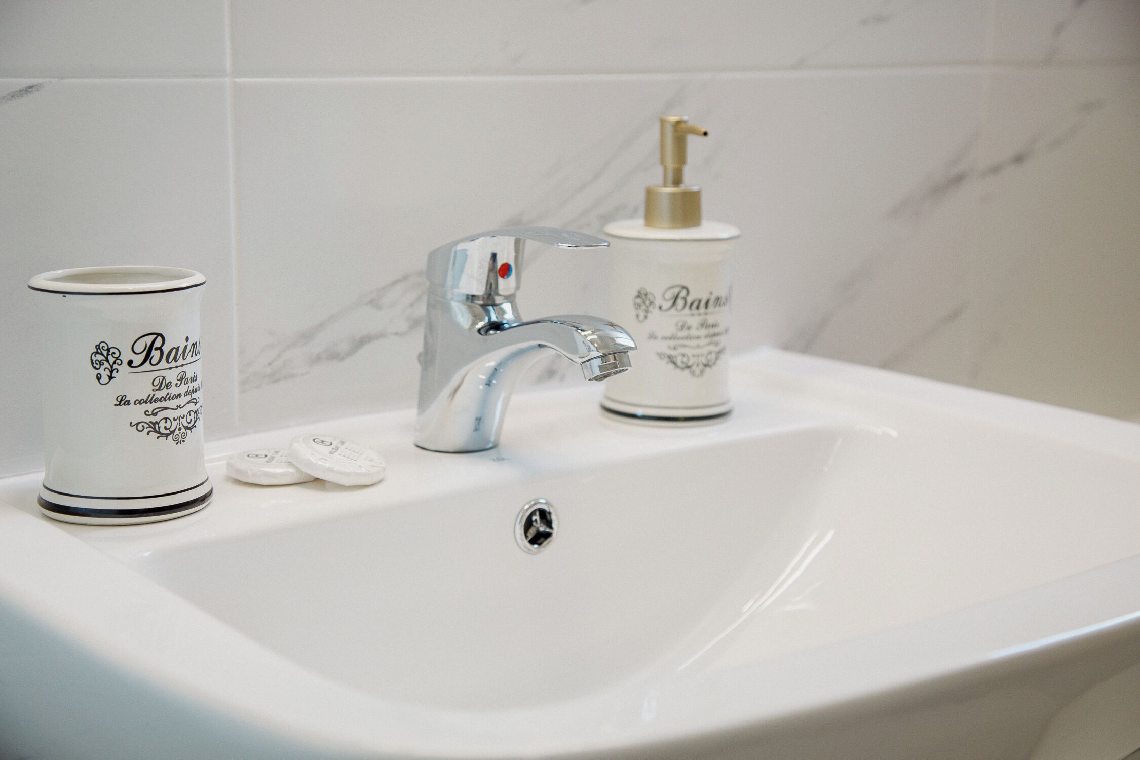 Comfort Quadruple Room, Garden View | Bathroom | Free toiletries, hair dryer, slippers, towels