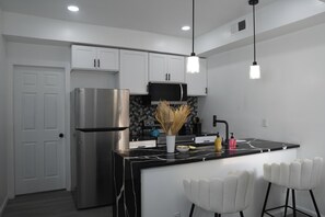 Micro-ondas, fogão, cooktop, lava-louças