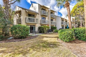 Exterior - Steps to Coligny Plaza & Beach | Coastal Villa (Hilton Head Island)