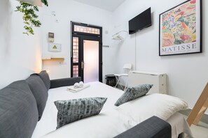 1 bedroom, free WiFi - (PAS9) Cozy duplex in Puente de Vallecas (Madrid)