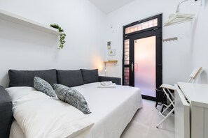 1 bedroom, free WiFi - (PAS9) Cozy duplex in Puente de Vallecas (Madrid)