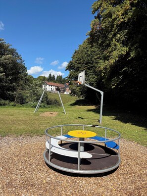 Children’s area - Landhaus Sommerberg - pure forest air, recreation nature apartment I Thuringian Forest (Schleusingen)