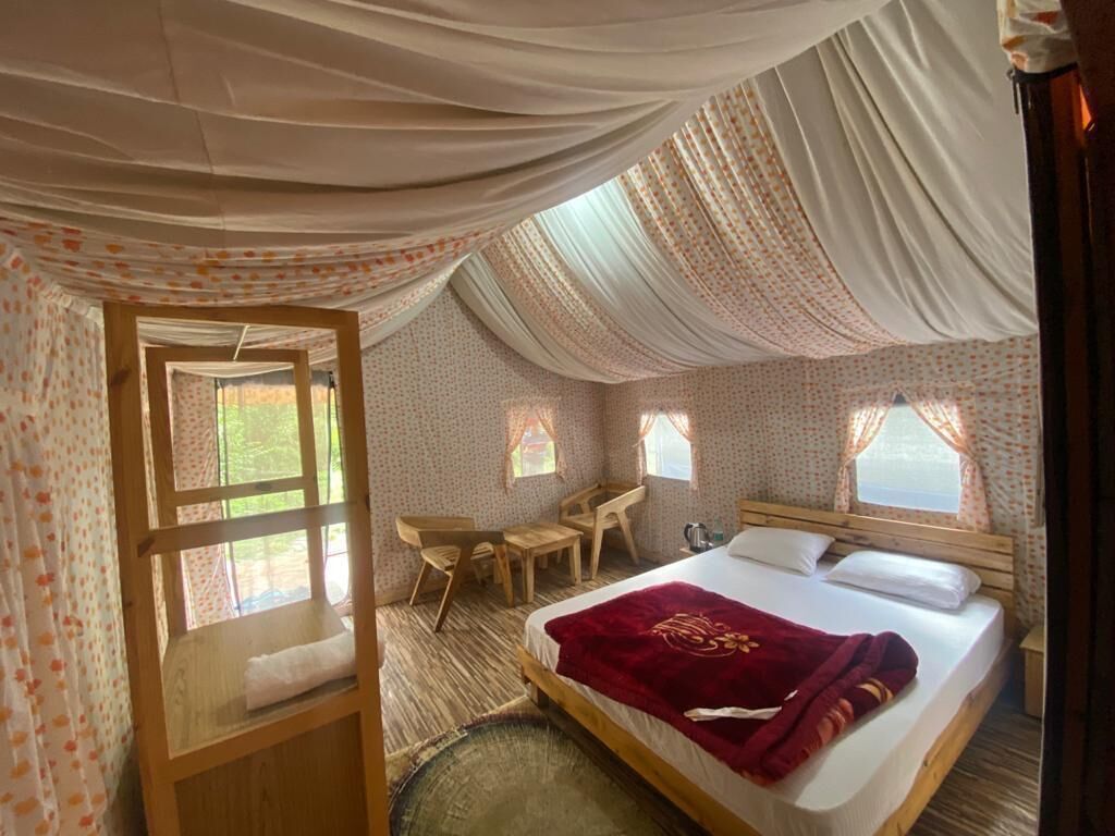 Bureau, espace de travail pour ordinateur portable