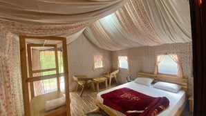 Unclassified image, 4 of 30, button - Aquatic resort (Chakrata)