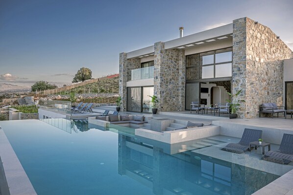 Pool - Luxurious Villa Alea (Gerani)