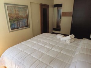 1 bedroom, iron/ironing board, WiFi, bed sheets - Fully furnished apartment in the city center (Felipe Schmidt) (Florianópolis)