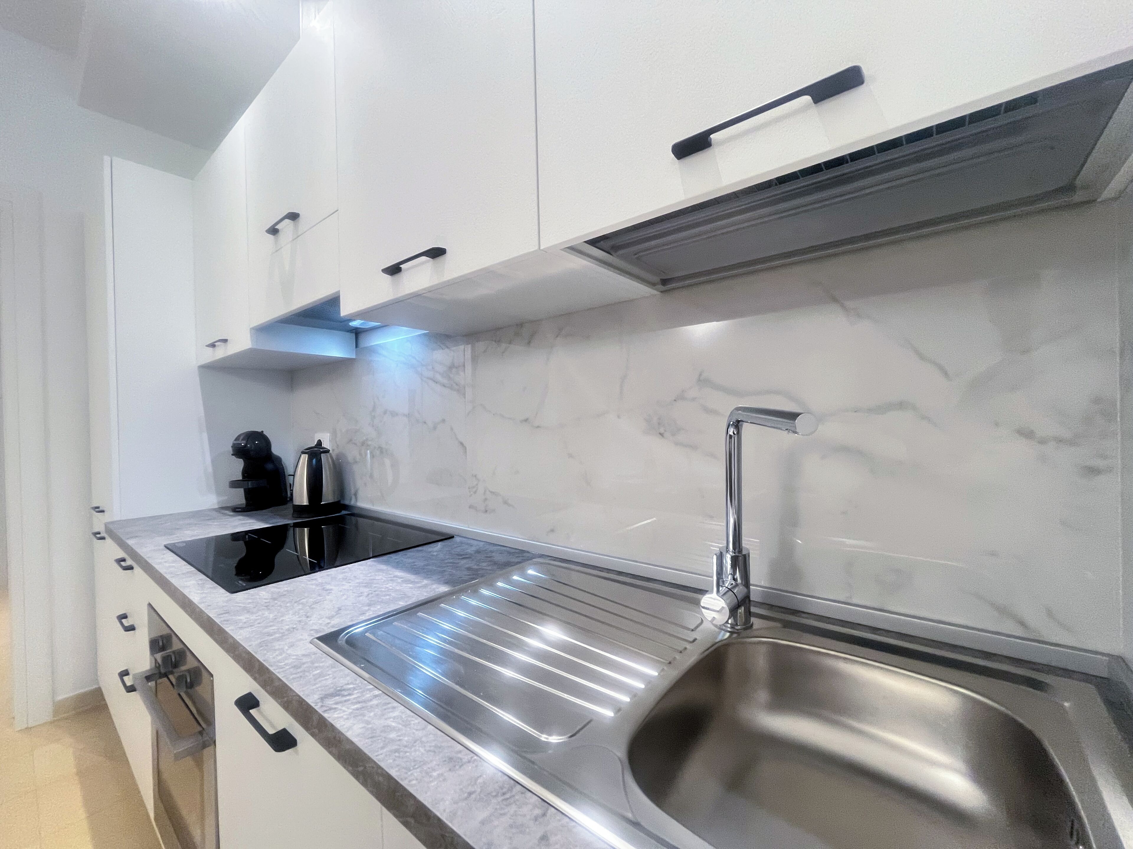 冰箱、烤箱、炉灶、洗碗机