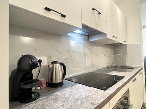 冰箱、烤箱、炉灶、洗碗机