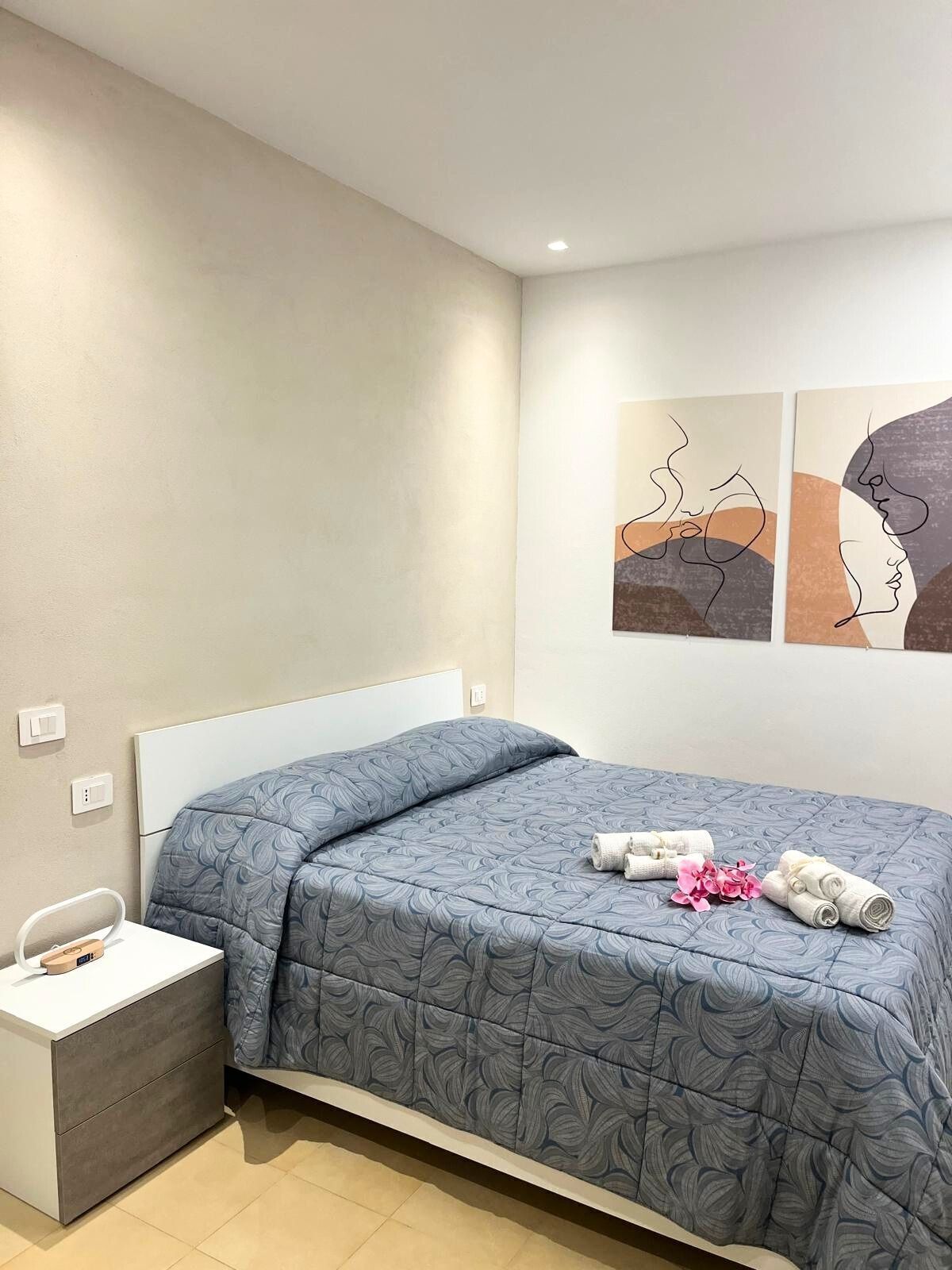 1 室のベッドルーム、WiFi (無料)、ベッドシーツ、車椅子でアクセスできる設備