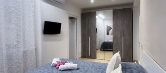 Blue Elpidio Center Apartment [WiFi, Air Conditioning, Parking, Beach]