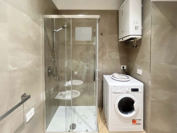 Unclassified image, 1 of 32, button - Blue Elpidio Center Apartment [WiFi, Air Conditioning, Parking, Beach] (Porto Sant'Elpidio)