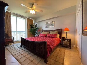 3 bedrooms, iron/ironing board, Internet, bed sheets - Luxury ON BEACH Condo with great pool too (Destin)