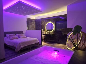 Room - Vrbo Property (La Ciotat)