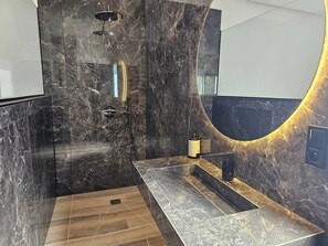 Bathroom - Vrbo Property (La Ciotat)