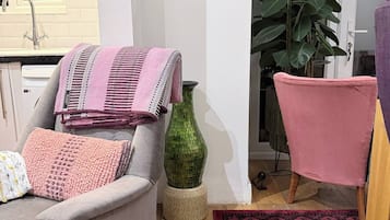 Shared Dormitory, 1 Bedroom, Smoking, Patio | Interior