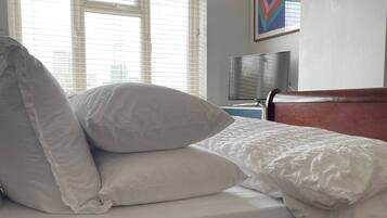 Shared Dormitory, 1 Bedroom, Smoking, Patio | 1 bedroom