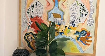 Room-a King Size Double Bedroom In In Le