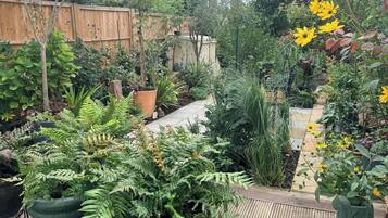 Shared Dormitory, 1 Bedroom, Smoking, Patio | Garden