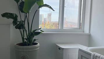 Shared Dormitory, 1 Bedroom, Smoking, Patio | Interior