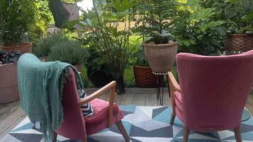 Shared Dormitory, 1 Bedroom, Smoking, Patio | Garden