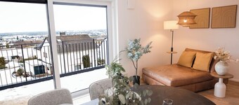 Exclusive penthouse on the edge of the forest • Close to the city