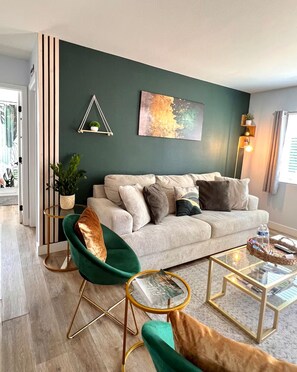 TV - Escape Here! Convenient Location Stylish 2BR • A/C • 100's of Channels & Parking (National City)