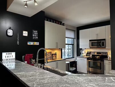 Traveler’s Haven - 2BR 2BA in Court District
