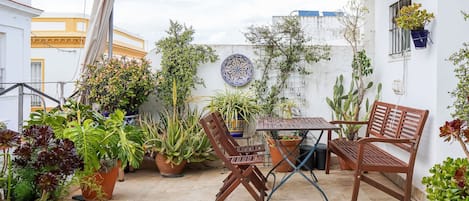 屋外ダイニングエリア