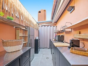 Fridge, dishwasher, cookware/dishes/utensils - La Quercia by Interhome (Porto Istana)