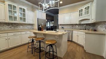 Microwave, oven, stovetop, dishwasher