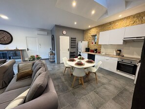 Interior - Le Jardin d'Elusa - Gîte Le Chai (**** 4 stars) (Eauze)