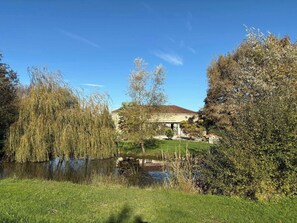 Property grounds - Quiet self-catering cottage - 2 bedrooms, 4 pers - Eauze - Dogs welcome (Eauze)