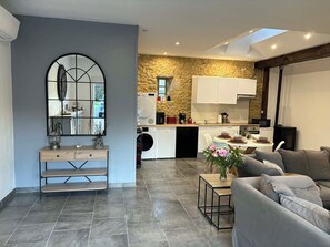 TV - Quiet, detached 4* gîte - 2 bedrooms, 4 pers - Eauze - Dogs welcome (Eauze)