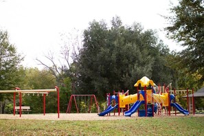 Unclassified image, 2 of 27, button - Pet Friendly Family Home Steps to Raleigh Greenway (Raleigh)