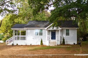 Exterior - Pet Friendly Home Steps to Raleigh Greenway (Raleigh)