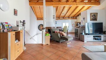 Appartement, 1 chambre, fumeur, piscine privée | Salle de séjour