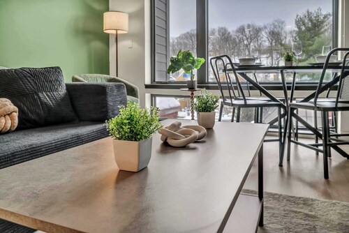 Little Italy & CWRU w King BedGymParkingWD