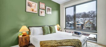 Little Italy & CWRU w/ King Bed, Gym, Parking, WD