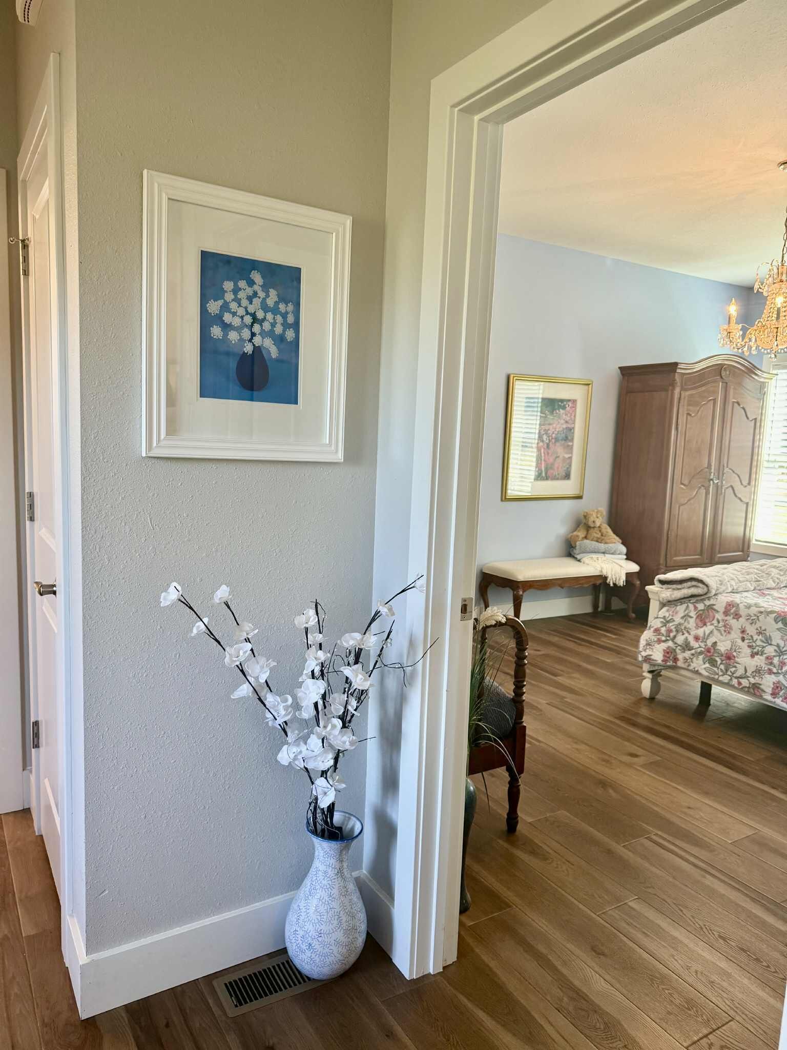 1 dormitorio, tabla de planchar con plancha, wifi y ropa de cama