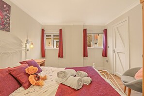 Travel cot, WiFi, bed sheets - Teddy`s Cottage - North East Escapes (Beamish)
