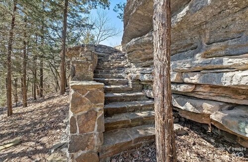 Modern Beaver Lake House - Sleeps 9 - Free Kayaks - RV Site - Lake Access