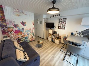 TV - Peaceful stay with a view of the Ponant pond (La Grande-Motte)
