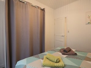 1 bedroom, free WiFi - Charming apartment for 2 in the heart of the Sancy Massif (La Bourboule)