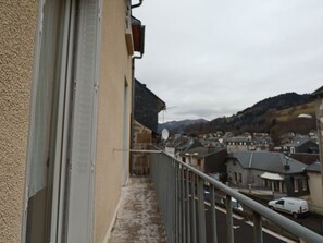 Property grounds - Charming apartment for 2 in the heart of the Sancy Massif (La Bourboule)