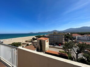 On the beach - Apartment with large terrace, sea and mountain views (Argelès-sur-Mer)