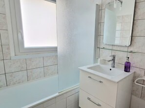 Hair dryer - Sea view apartment with private parking in Arzon (Arzon)
